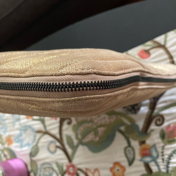 Henri Bendel 712 Gold Chain Link bag - Picture 5 of 10